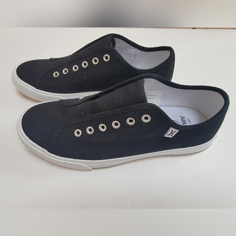 Hurley Womens Chloe No Lace Slip On Black Sneakers Size 8.5 NWOT - Picture 3 of 6